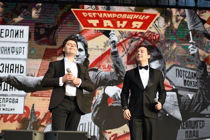 В День Кинешмы состоялся большой концерт Родиона Газманова и движения ГАЗМАНОВ-РОДНИКИ фото 2