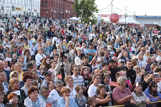 В День Кинешмы состоялся большой концерт Родиона Газманова и движения ГАЗМАНОВ-РОДНИКИ фото 9
