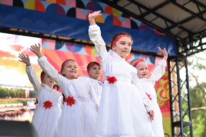 В День Кинешмы в центральном парке выступили лучшие детские творческие коллективы фото 5