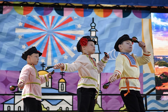 В День Кинешмы в центральном парке выступили лучшие детские творческие коллективы фото 7