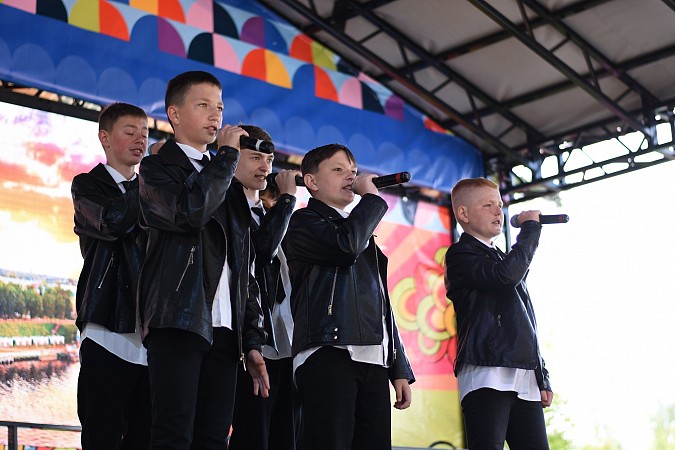 В День города в парке состоялся концерт творческих коллективов и приглашенных гостей фото 11