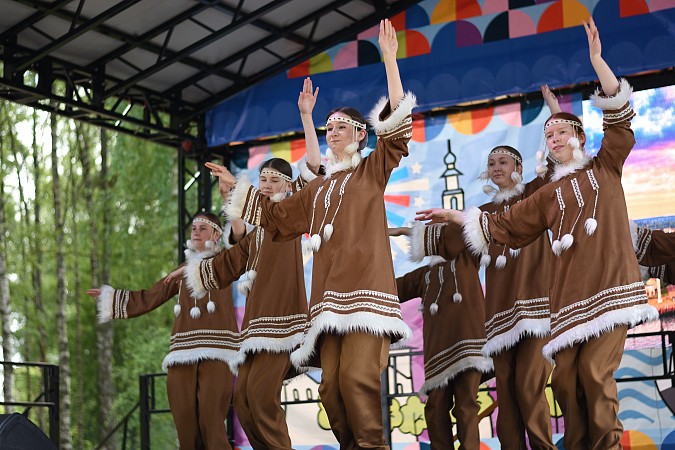 В День города в парке состоялся концерт творческих коллективов и приглашенных гостей фото 2