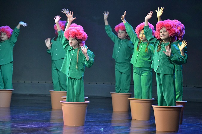 Театр танца «Чайка» выступил с отчетным концертом фото 6