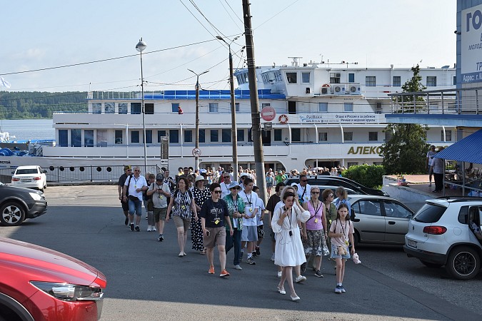 С начала турсезона Кинешма приняла уже более 80 круизных теплоходов фото 6