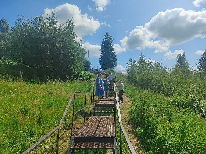 В Наволоках продолжается строительство пешеходной лестницы в овраге по ул.Ярославской фото 2