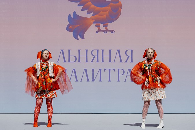 Более 80 зарубежных и российских коллекций представили на фестивале моды «Льняная палитра» фото 16