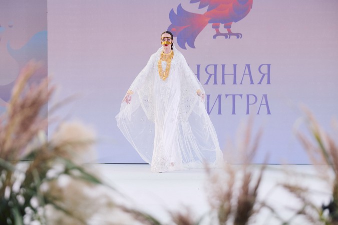 Более 80 зарубежных и российских коллекций представили на фестивале моды «Льняная палитра» фото 4