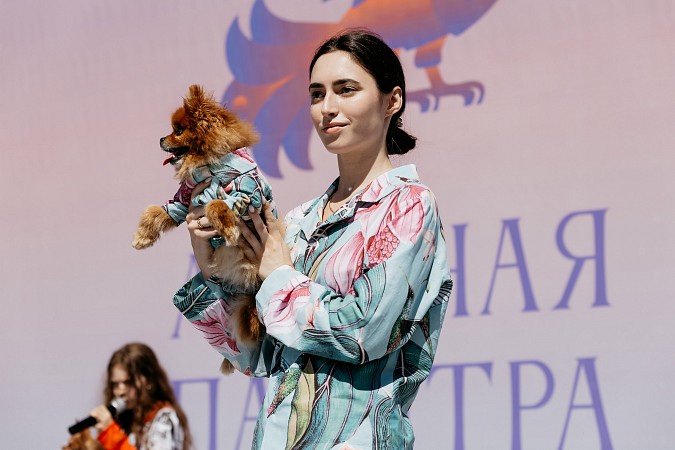 Более 80 зарубежных и российских коллекций представили на фестивале моды «Льняная палитра» фото 12