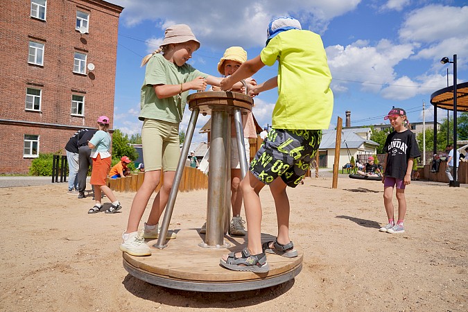 На Базарной площади в Наволоках подрядчик устраняет недостатки фото 7