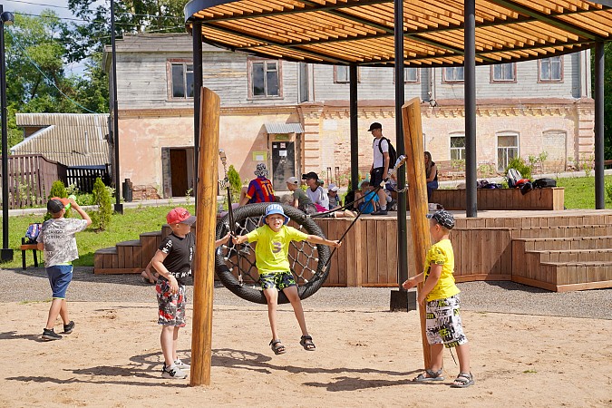 На Базарной площади в Наволоках подрядчик устраняет недостатки фото 6