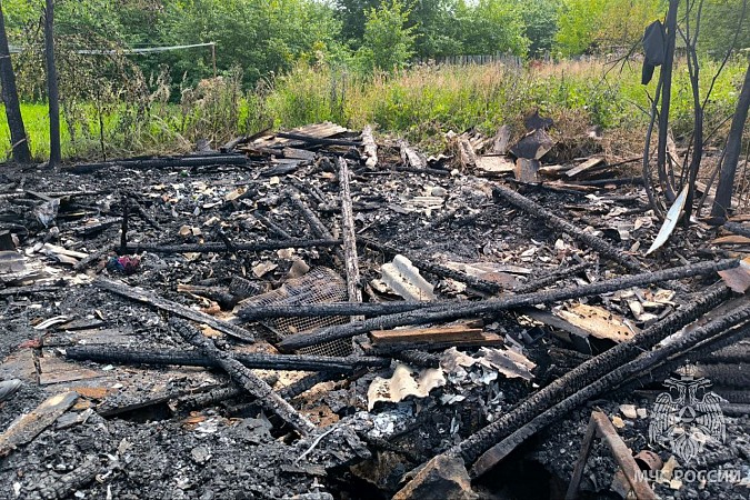 В Кинешме горели сараи, гараж и хозяйственные постройки фото 3