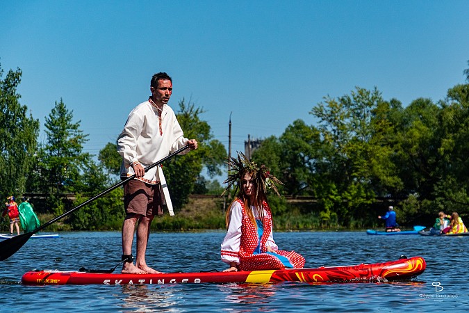 Герои сказок и мультфильмов стали участниками сап-парада в Кинешме фото 9