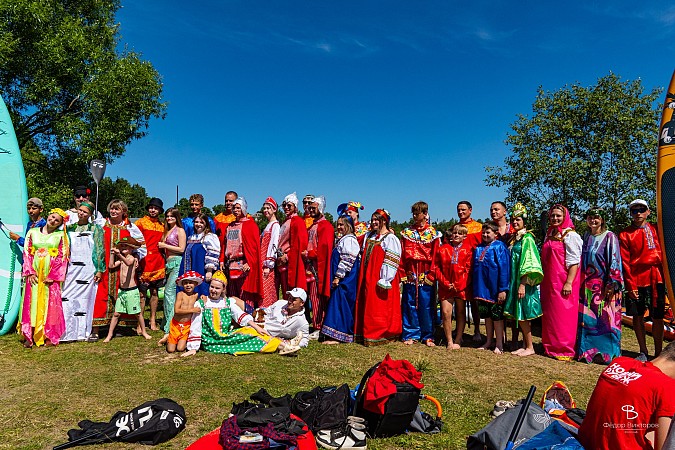 Герои сказок и мультфильмов стали участниками сап-парада в Кинешме фото 7