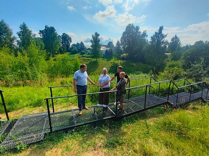 Общественность Наволок проинспектировала новую лестницу через овраг на ул.Ярославской фото 4