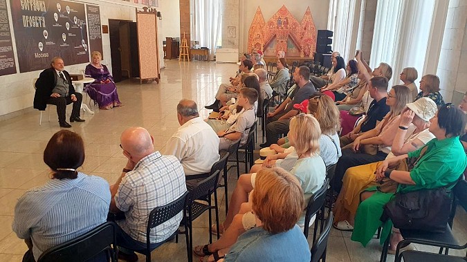 Экскурсия по Кинешемскому театру привлекает тысячи туристов с теплоходов фото 4