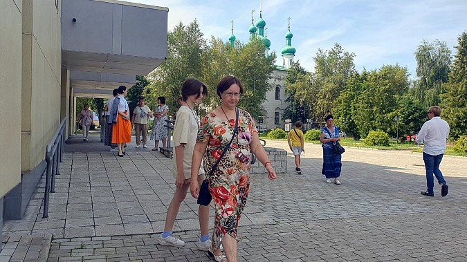 Экскурсия по Кинешемскому театру привлекает тысячи туристов с теплоходов фото 7