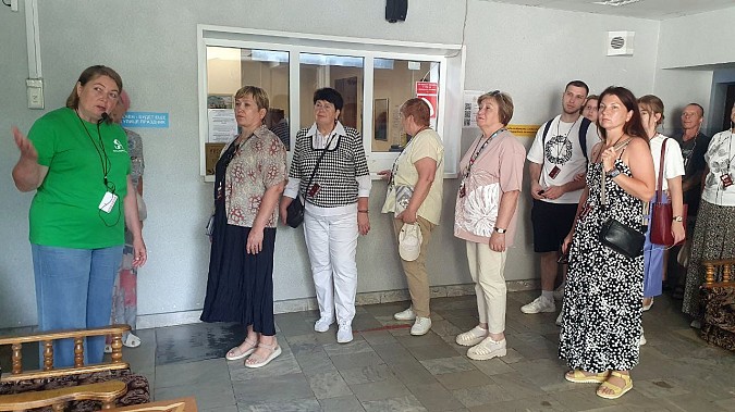 Экскурсия по Кинешемскому театру привлекает тысячи туристов с теплоходов фото 9