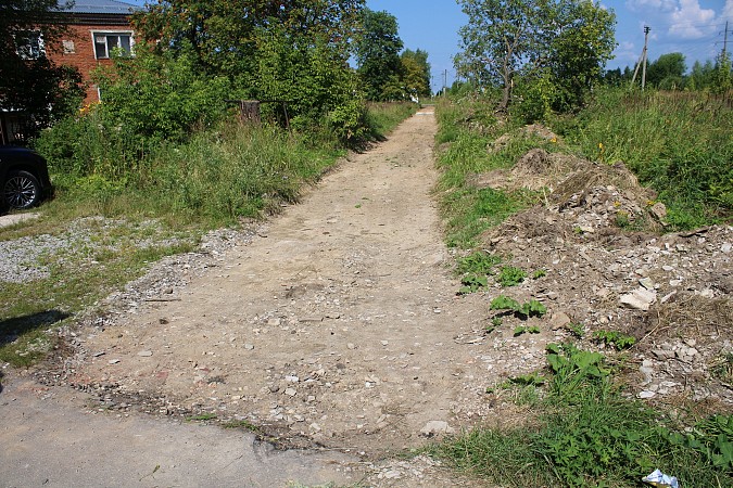 В деревне Луговое ремонтируют тротуар на улице Школьной фото 2