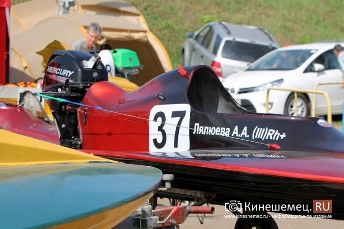 Несколько мотолодок перевернулись в первый день Чемпионата России в Кинешме фото 39