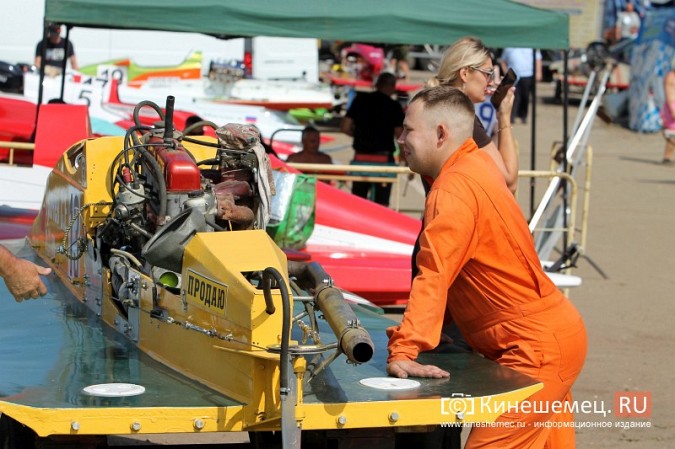 Несколько мотолодок перевернулись в первый день Чемпионата России в Кинешме фото 38