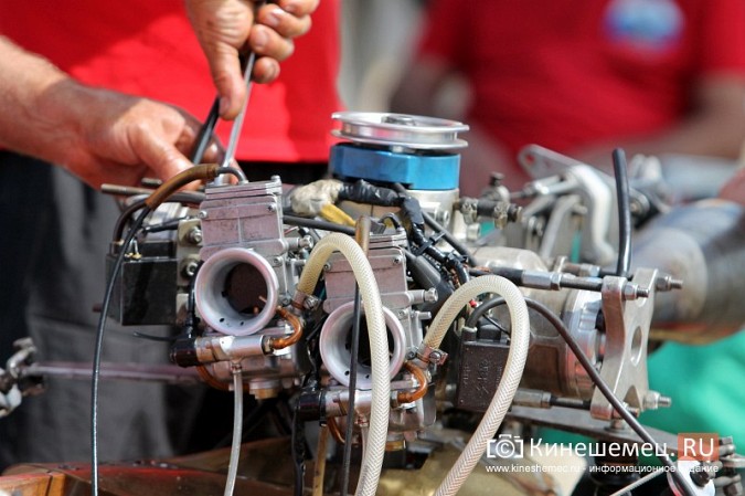 Несколько мотолодок перевернулись в первый день Чемпионата России в Кинешме фото 34