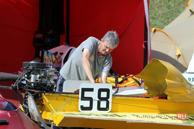 Несколько мотолодок перевернулись в первый день Чемпионата России в Кинешме фото 42