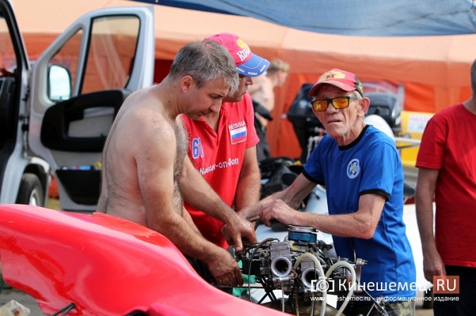 Несколько мотолодок перевернулись в первый день Чемпионата России в Кинешме фото 33