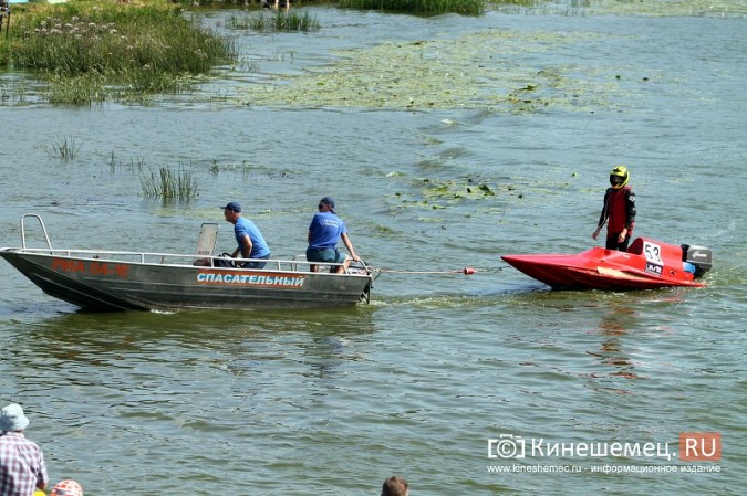 Несколько мотолодок перевернулись в первый день Чемпионата России в Кинешме фото 31