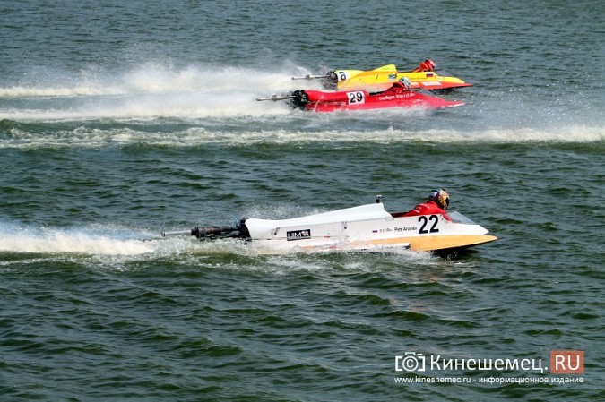 Финальные заезды Чемпионата России по водно-моторному спорту определят победителей фото 12