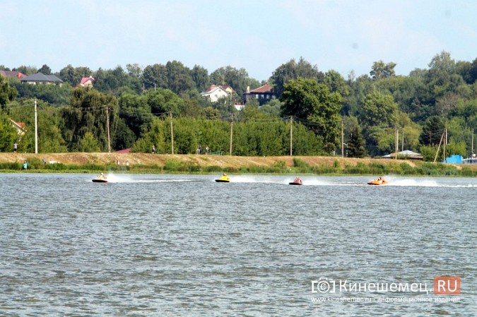 Финальные заезды Чемпионата России по водно-моторному спорту определят победителей фото 4