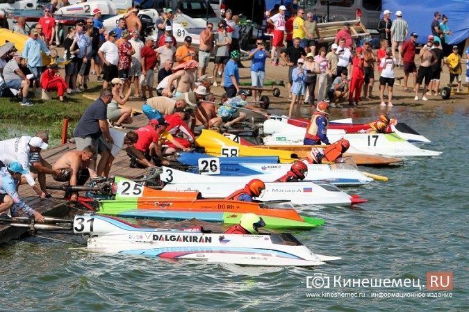 Финальные заезды Чемпионата России по водно-моторному спорту определят победителей фото 10