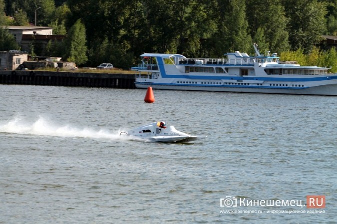 Финальные заезды Чемпионата России по водно-моторному спорту определят победителей фото 18