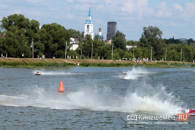 Финальные заезды Чемпионата России по водно-моторному спорту определят победителей фото 14