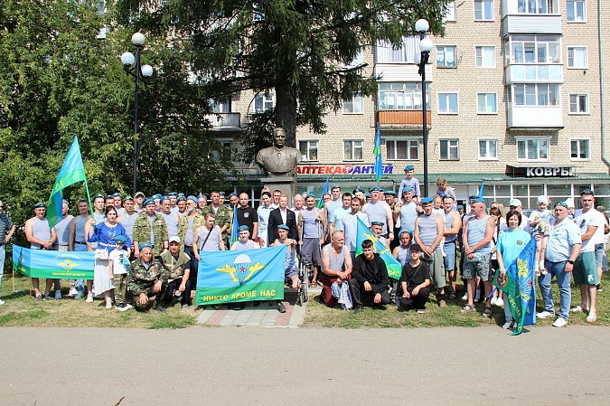 В Кинешме отметили День ВДВ фото 8