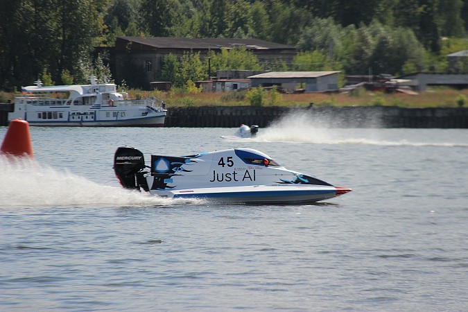 Гонщики Кинешмы завоевали медали на Чемпионате России по водно-моторному спорту фото 4