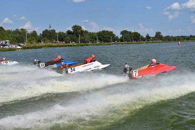 Гонщики Кинешмы завоевали медали на Чемпионате России по водно-моторному спорту фото 6