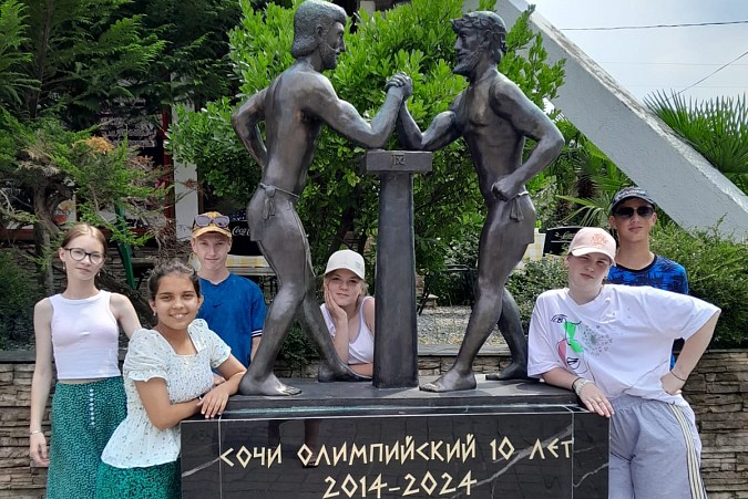 Воспитанники Кинешемского детского дома отдохнули на Черном море фото 3