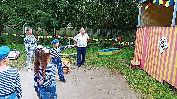 Кинешме прошла военно-патриотическая игра «Юные десантники» фото 5