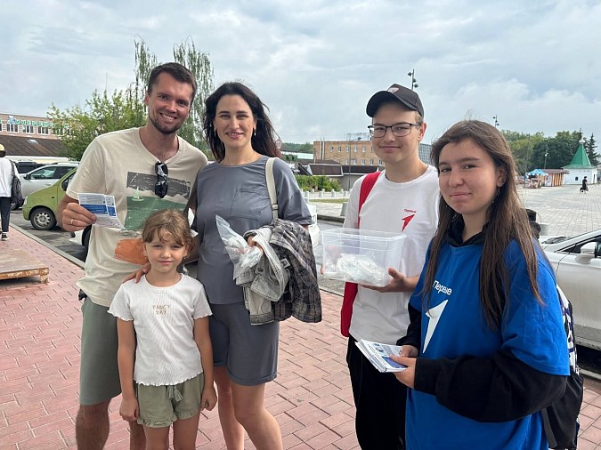 Активисты Движения Первых провели информационную акцию «Безопасное лето для детей» фото 2