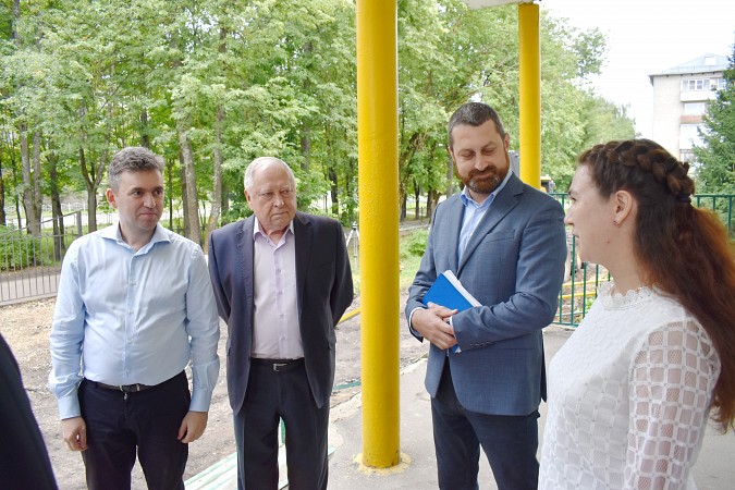 К 1 сентября в школе №19 обновят школьный двор, а также пищеблок и обеденный зал фото 5