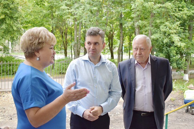 К 1 сентября в школе №19 обновят школьный двор, а также пищеблок и обеденный зал фото 6