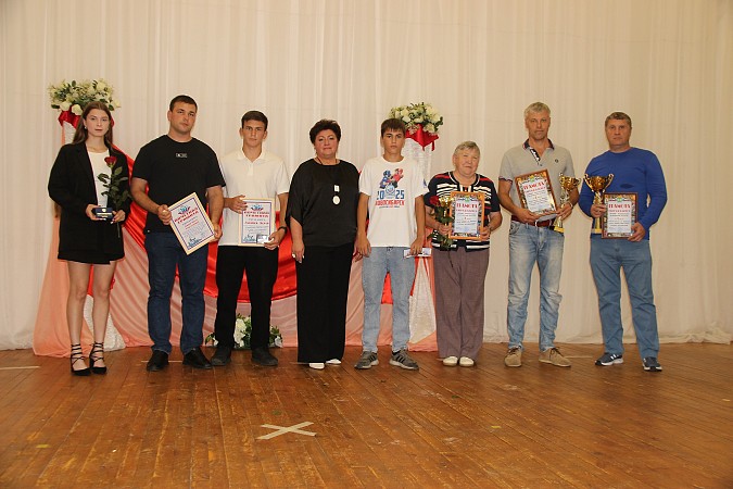 В Кинешме чествовали спортсменов, работников и ветеранов физической культуры и спорта фото 5