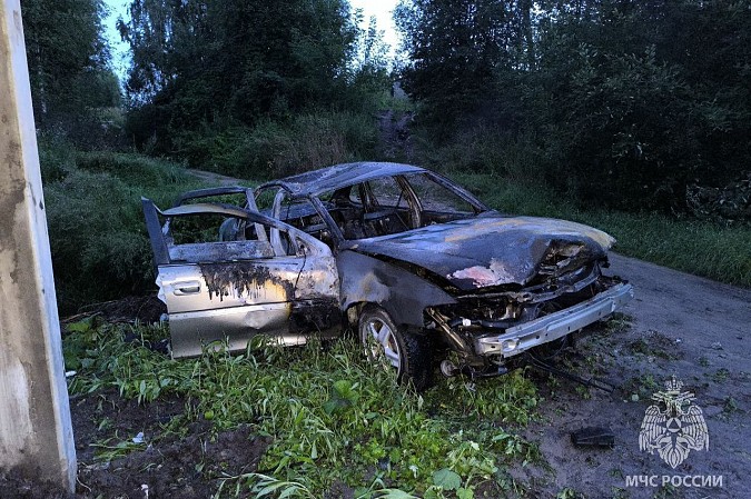 В Кинешме загорелся автомобиль с водителем фото 3