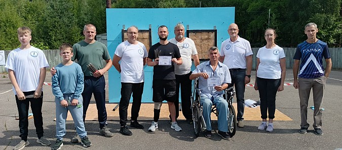 В Кинешме прошел мастер-класс по спортивному метанию ножа фото 3