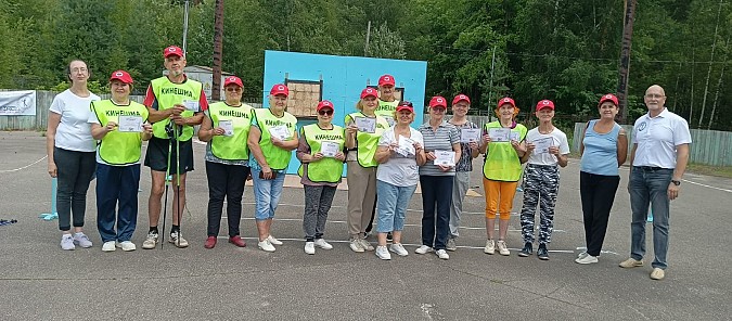 В Кинешме прошел мастер-класс по спортивному метанию ножа фото 2