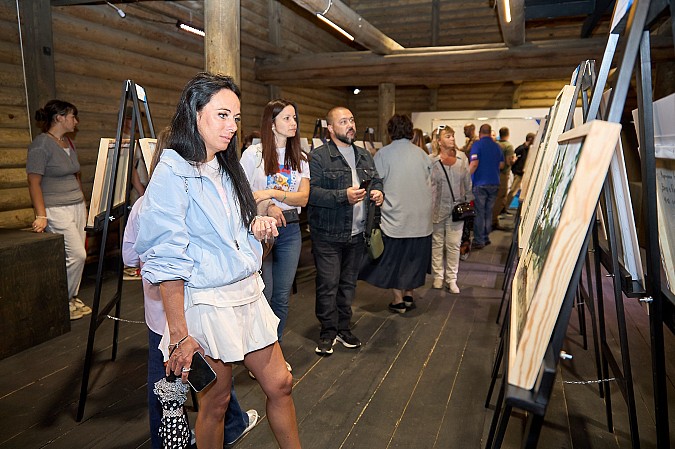 В рамках проекта Минкультуры России открылась выставка работ, посвященных Юрьевцу фото 9