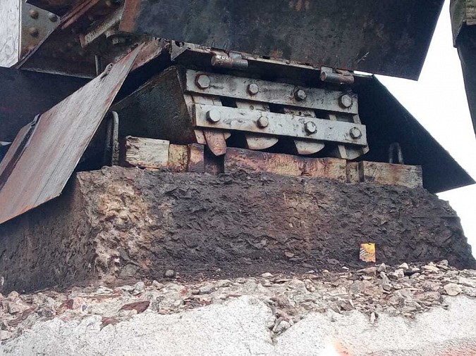 На Никольском мосту машины теперь должны соблюдать дистанцию в 60 метров фото 3