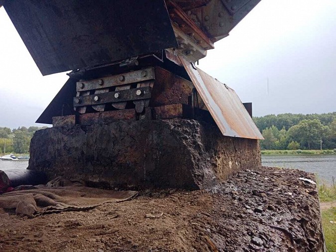 На Никольском мосту машины теперь должны соблюдать дистанцию в 60 метров фото 2