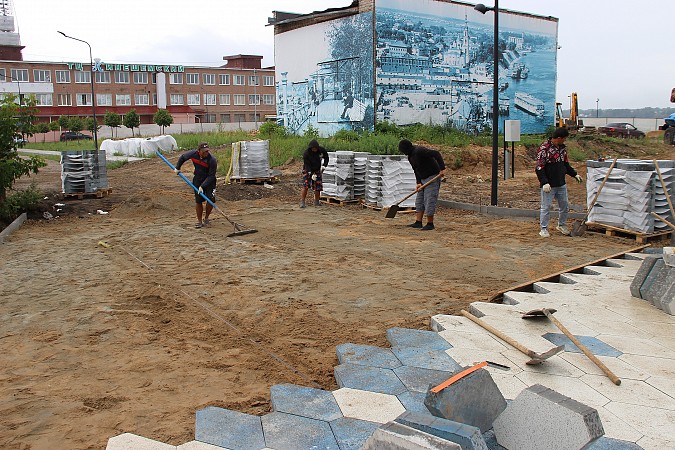 В Кинешме продолжается преображение стрелки у Никольского моста фото 10
