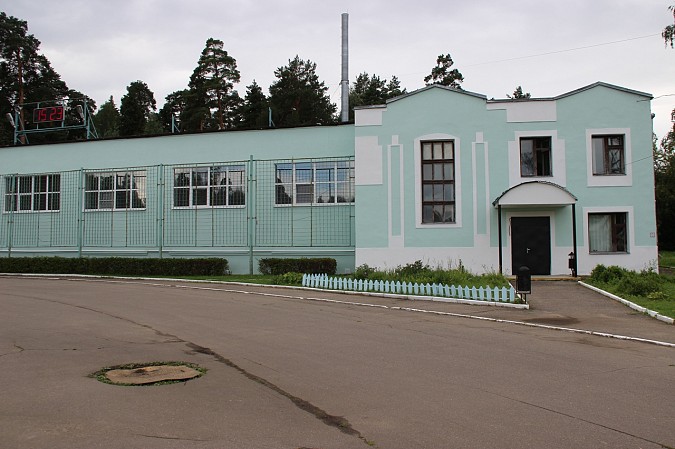 В спортивных школах «Волжанин» и «Звездный» выполняются ремонтные работы фото 3